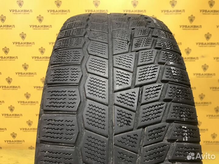 Maxxis ArcticTrekker NP3 215/55 R17 98