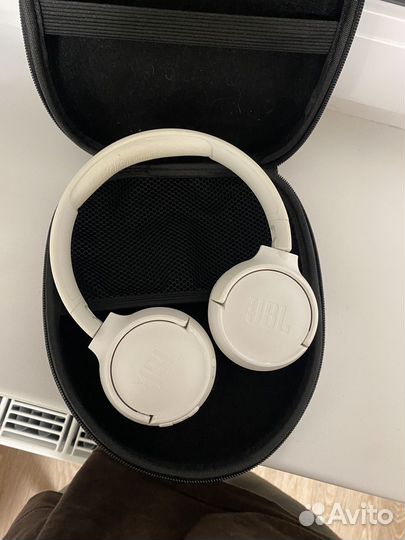 JBL Tune 590BT белые