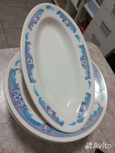 Глубокие суповые тарелки, селедочница