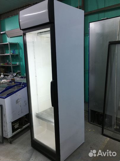 Холодильный шкаф витрина бу