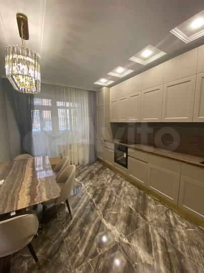 3-к. квартира, 105 м², 1/6 эт.