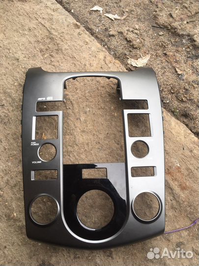 Приборная радиопанель на киа Церато 2 прколения