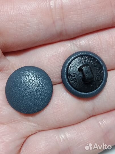 Пуговицы одёжные серые