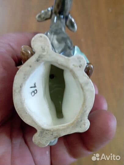 Старинная статуэтка 