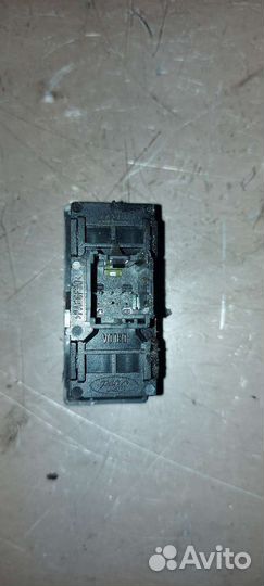 Кнопка подогрева на Ford Fiesta