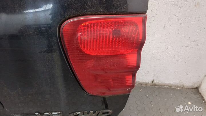 Крышка багажника Toyota Sequoia, 2003