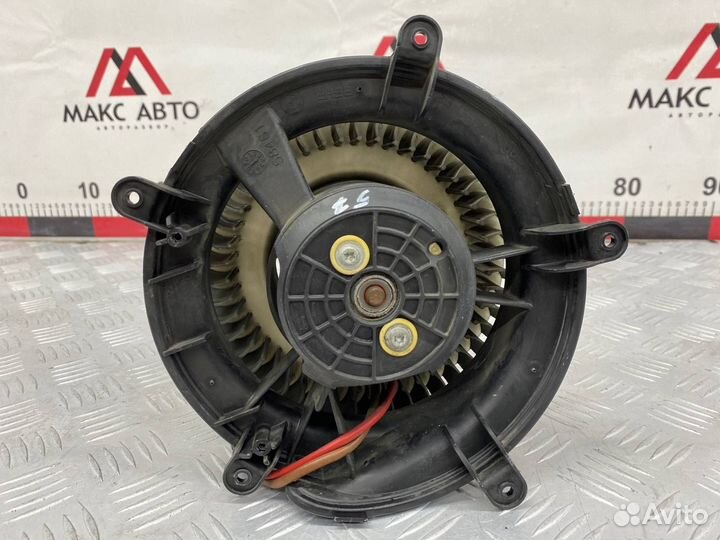 Б/У мотор печки (моторчик отопителя,вентилятор)