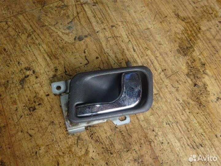 Ручка двери задней внутренняя левая Mitsubishi Ch