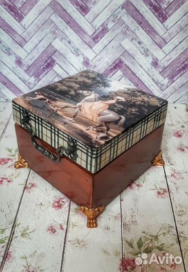 Шкатулки из дерева