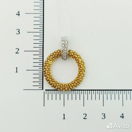 Золотая подвеска с камнем