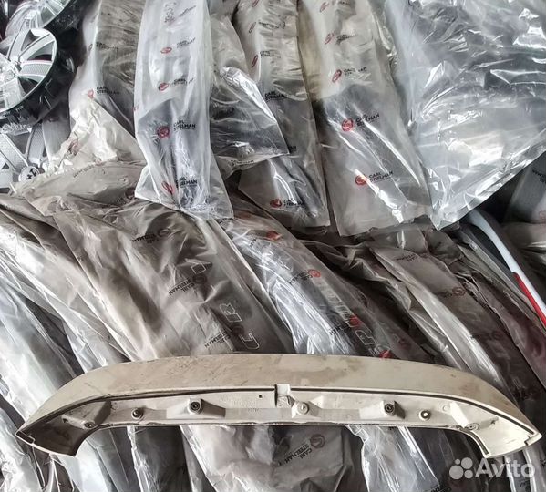 Спойлер на 5 дверь