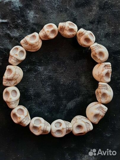 Браслет с черепами