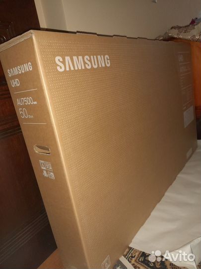 Новый смарт телевизор Samsung UE50AU7500