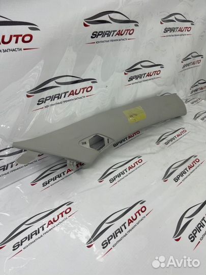 Накладка стойки лобового стекла правая Kia Sorento