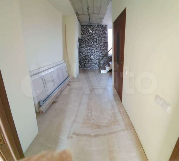 Коттедж 175 м² на участке 6 сот.