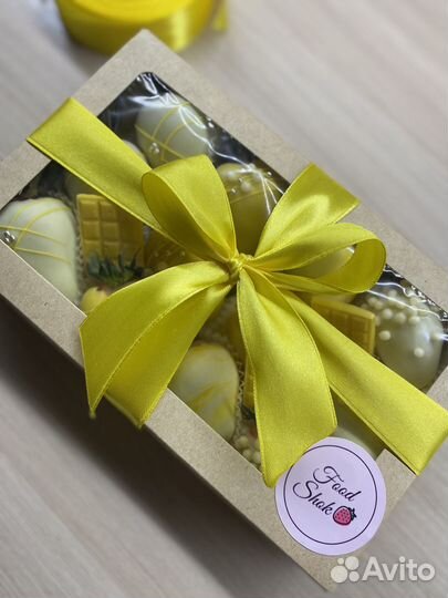 Набор из клубники в шоколаде на 8 Марта