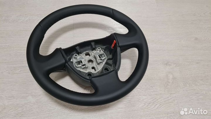 Перетяжка рулей и салона автомобиля