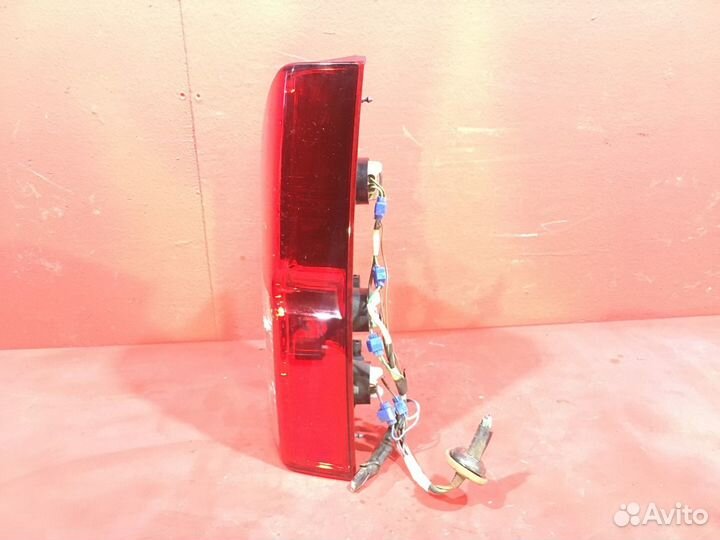 Фонарь задний правый Nissan Pathfinder R51 SUV