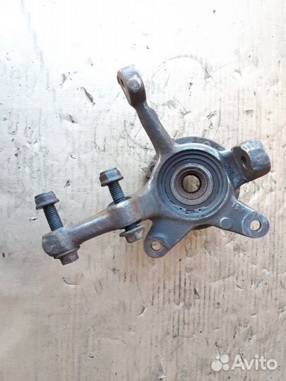 Поворотный кулак передний Вольво 440