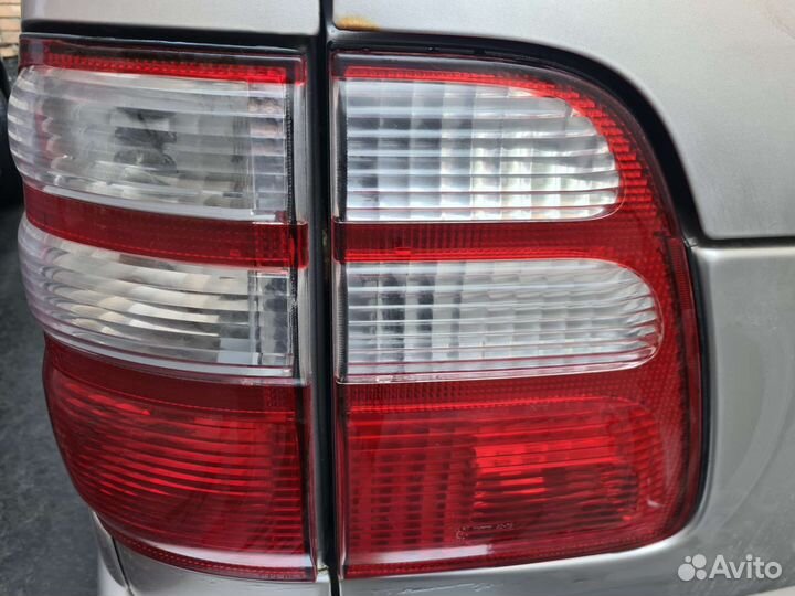 Продам задний левый фонарь на ланд крузер 100