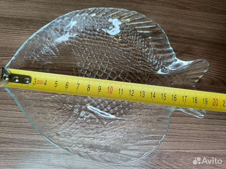 Стеклянная тарелка рыба