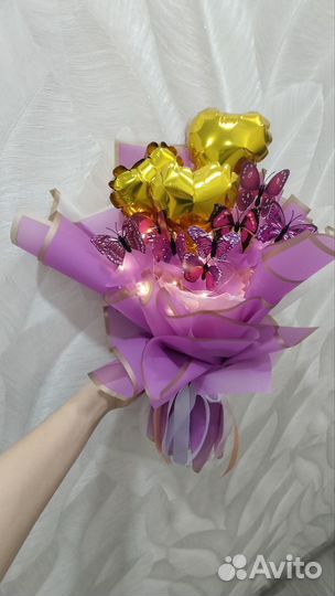 Букет из бабочек и шариков