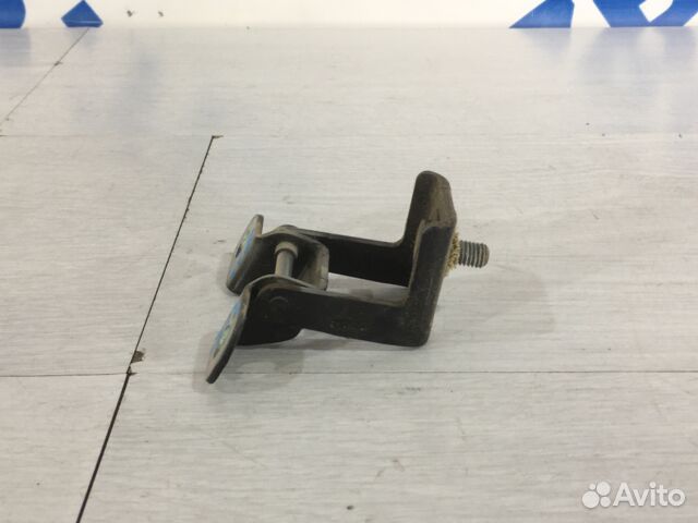 Петля крышки багажника левая renault kaptur 1.6 CV
