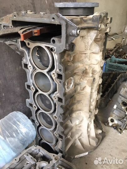 Блок цилиндров N52 B25 на бмв е60
