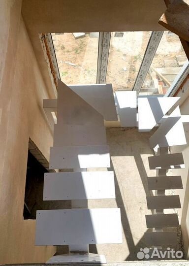 Лестницы г-образные под ключ