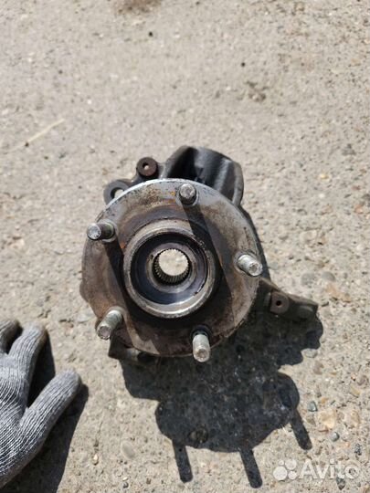 Поворотный кулак со ступицей левый форд фокус 3
