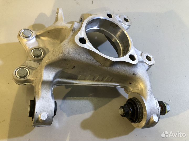 Кулак поворотный задний левый Hyundai Tucson NX4