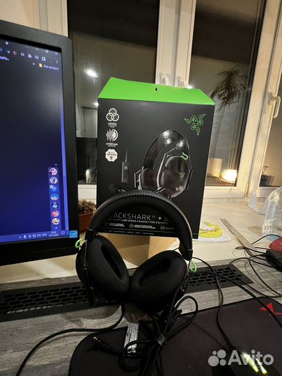 Игровые наушники Razer Blackshark v2