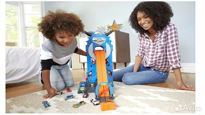 Игровой набор HOT Wheels FTB68 Сити Мега Гараж