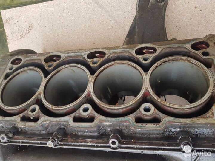 Блок цилиндров на BMW n62 b40