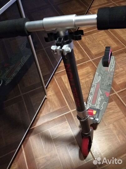 Детский складной самокат Reaction