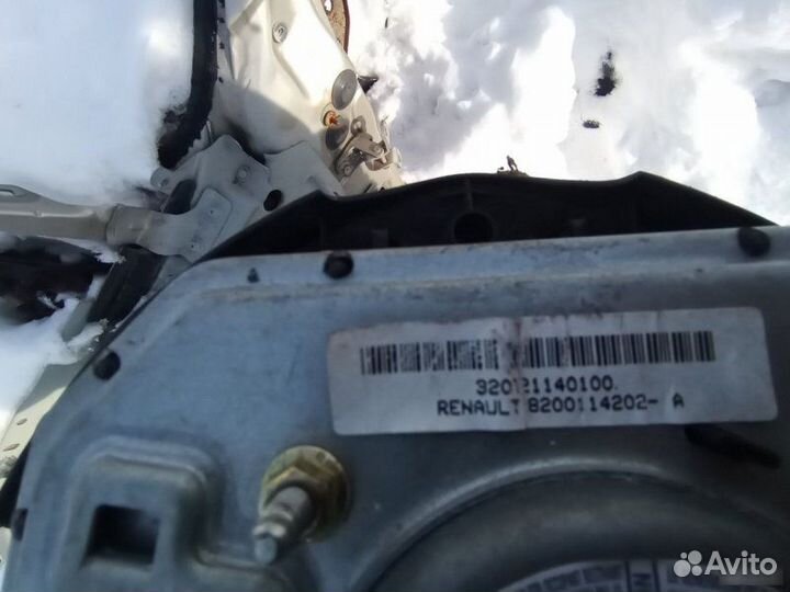 Подушка безопасности в руль Renault Megane 2005
