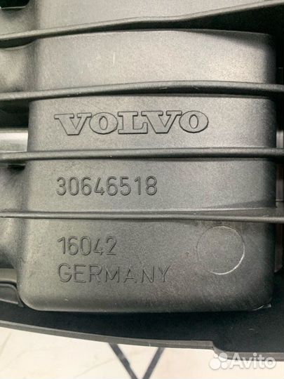Впускной коллектор Volvo S40 V50 B5244S 30650185