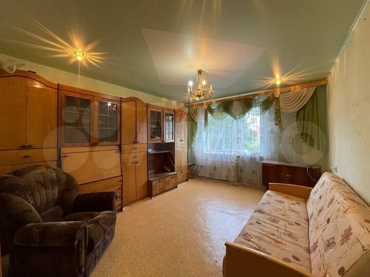 2-к. квартира, 50 м², 1/9 эт.