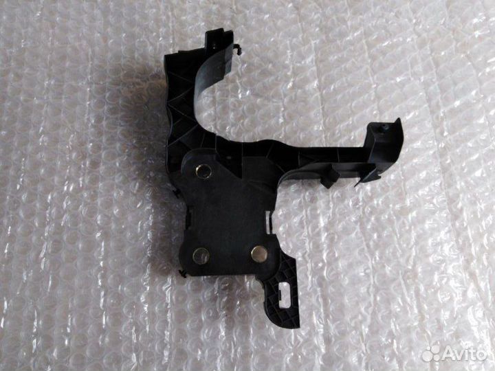 Кронштейн крепления фары правый Renault Megane