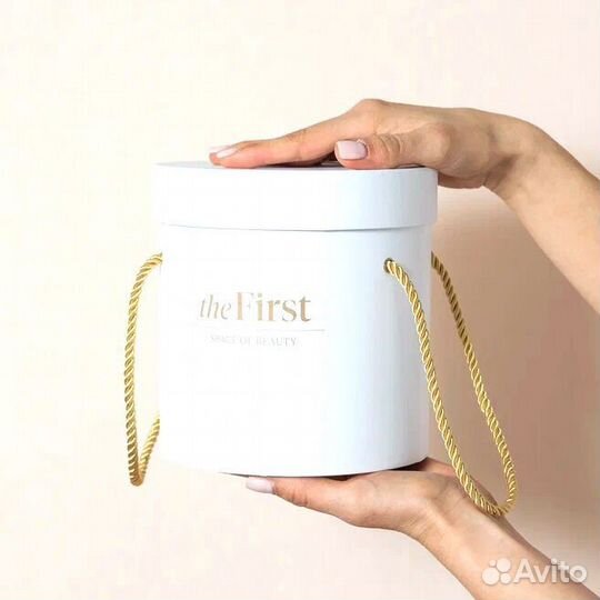 Шляпная коробка на заказ с лого