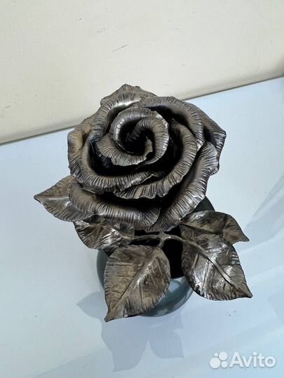 Роза из металла для любимой