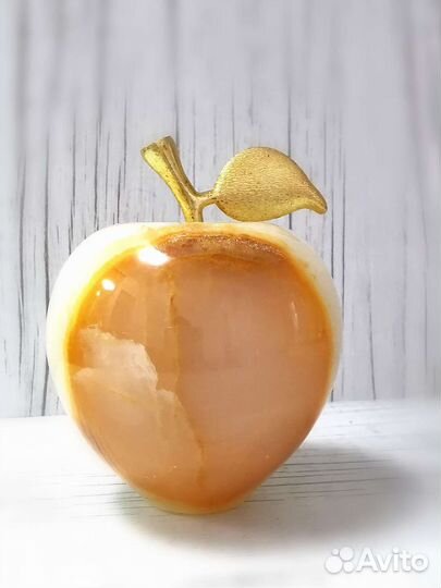 Яблоки из оникса большие