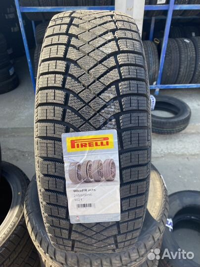 Pirelli Ice Zero FR 215/65 R16 102T