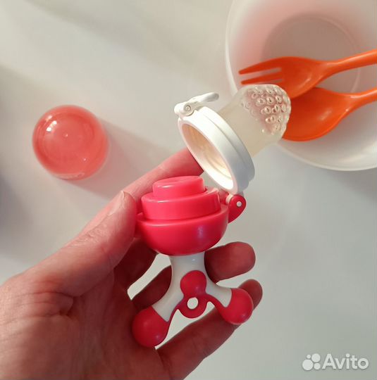 Комплект: ниблер, поильник, тарелочка, ложки