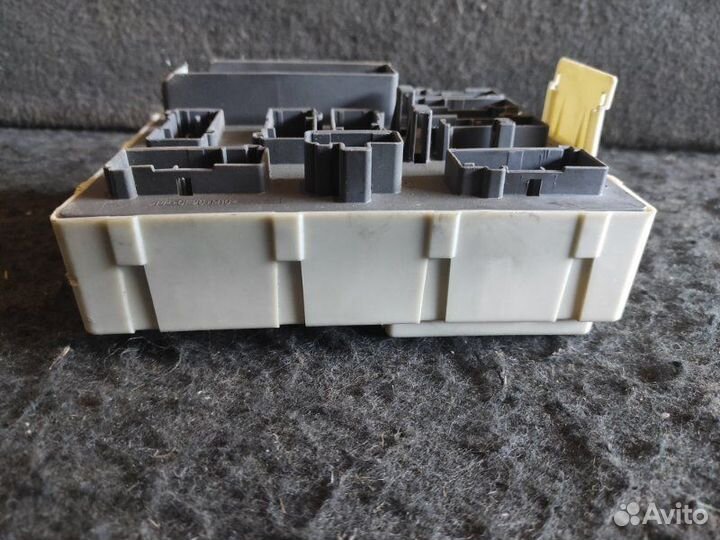 Блок предохранителей Ford Transit Connect TC7 1.8L