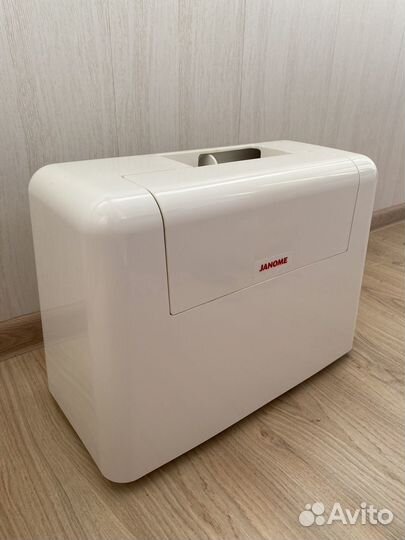 Новая швейная машина Janome Memory Craft 5200