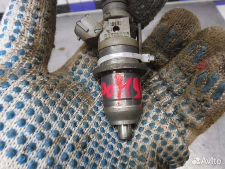 Форсунка Mitsubishi Pajero 3 6G74 2001