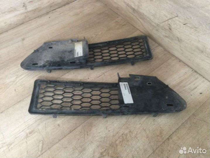 Заглушка (решетка) в бампер передний renault symbol 1 0.0 nn