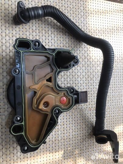 Маслоотделитель с трубкой отработанных газов