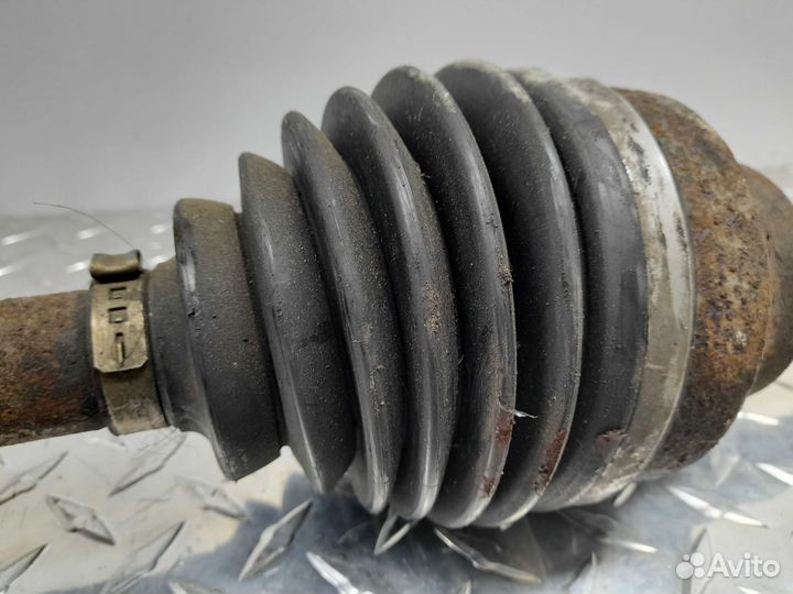 Полуось передняя R Jeep Grand Cherokee 4 (WK2) 521